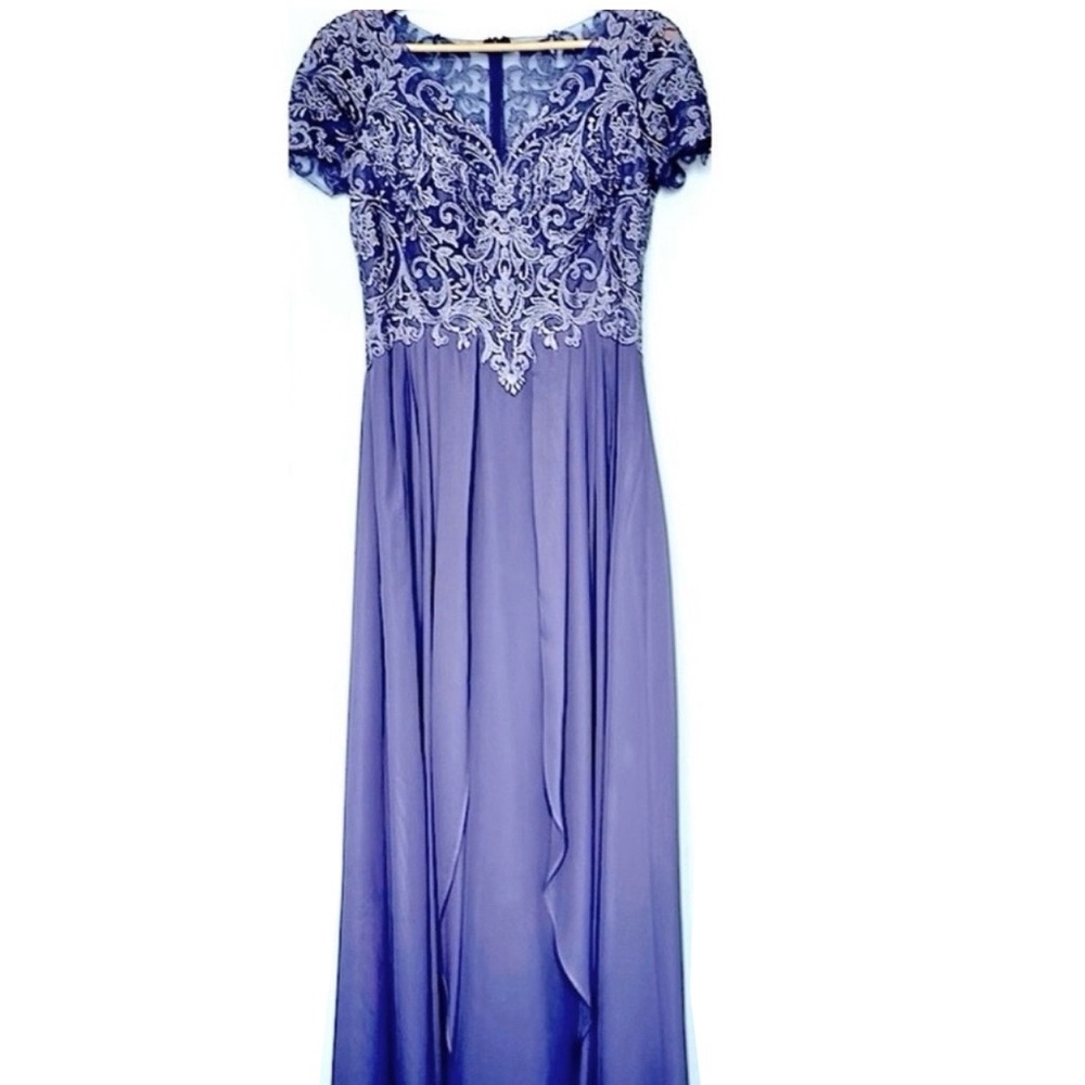 JJs House Lavender Women’s size 10 Embroidered Maxi Dress